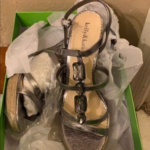 Katie & Kelly Rachel Sandals, pewter size 11.